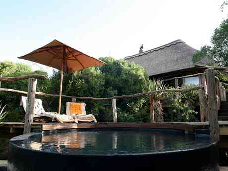 Pumba Msenge Bush Lodge